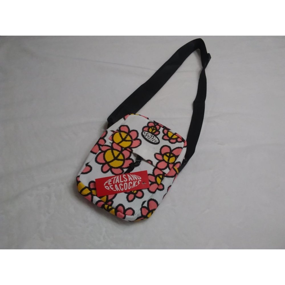 Petals & Peacocks purse handbag retro